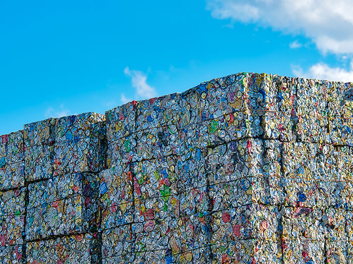 空き缶・ペットボトル回収